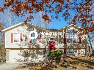 609 SE Steeple Ct, Blue Springs, MO 64014