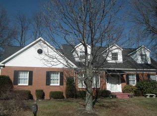 162 Greentree Dr, Saint Clairsville, OH 43950