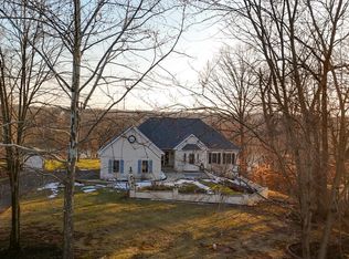 102 Waterview Dr, Jeffersonville, PA 19403