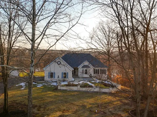 102 Waterview Dr, Jeffersonville, PA 19403