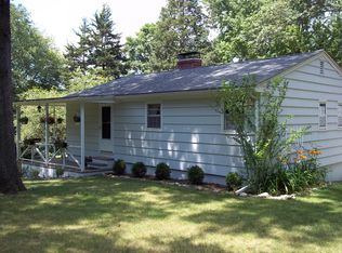 9 Barry Dr, Gales Ferry, CT 06335