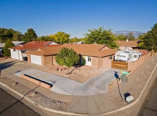 5404 Mariposa Dr NW, Albuquerque, NM 87120