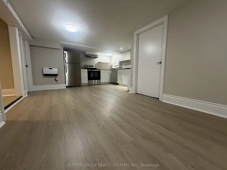 3 Tyrone Ave #LOWER LEVEL — Photo 2