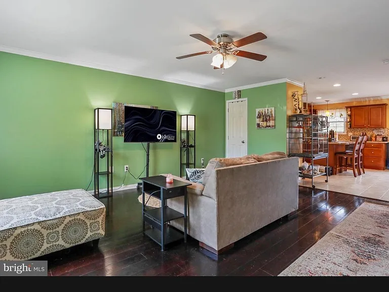 8867 Hillside Way — Photo 5