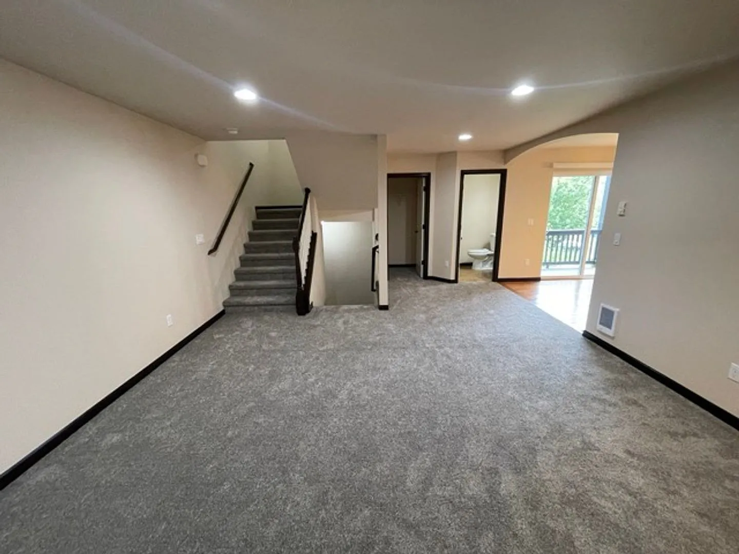 Extremely Gorgeous 3 Bedroom Home for Rent in Lynnwood — Photo 4