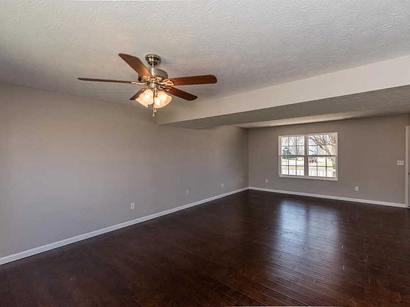 3rd image of 295 Antietam Blvd