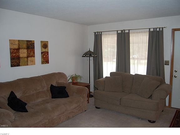 5th image of 1089 Eastland Ave