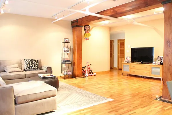 Rented by Level Group | media 3