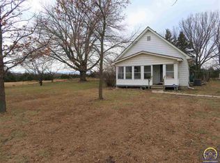 12375 78th St, Oskaloosa, KS 66066