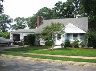 2840 Lenox Rd, Oceanside, NY 11572