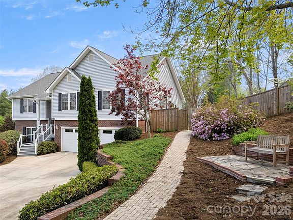 4th image of 36 Ashley Woods Dr