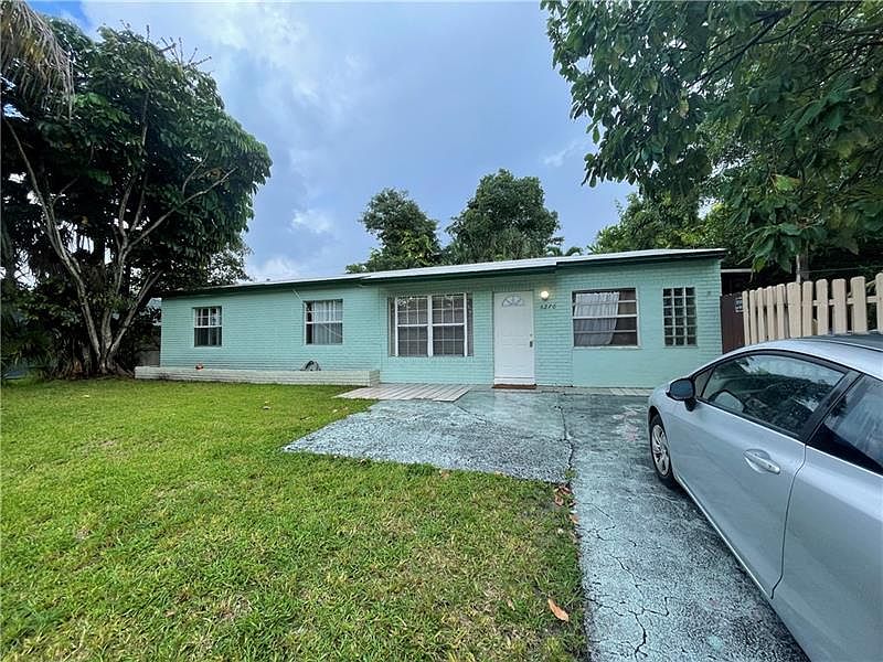 1st image of 6270 SW 18th St