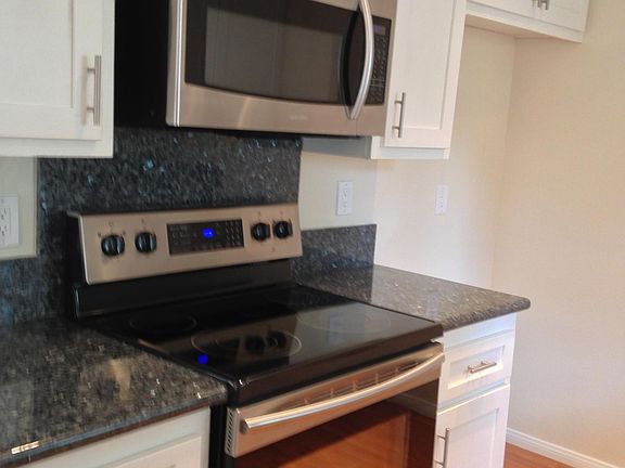 View of other side of kitchen