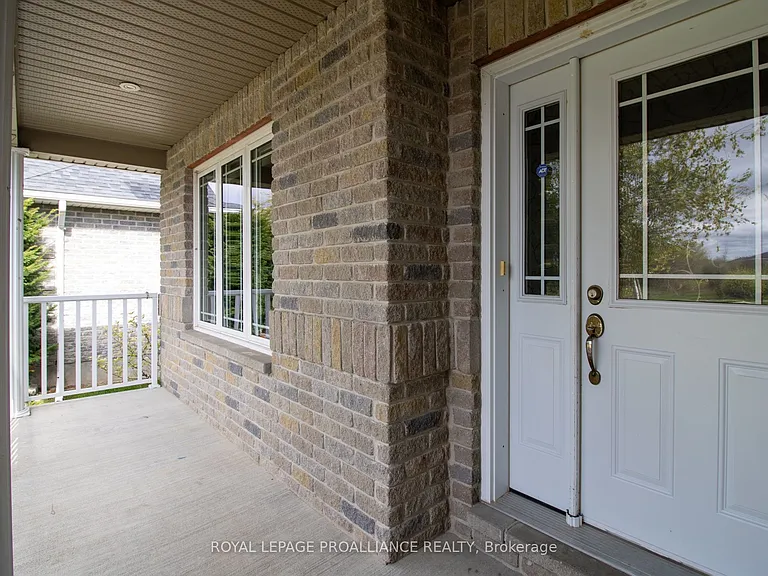 1009 Crestwood Dr — Photo 4