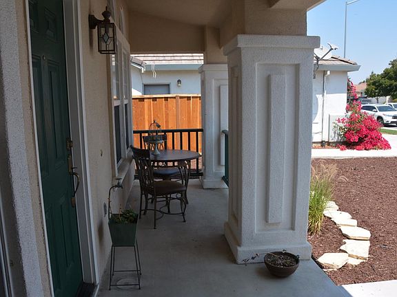 4th image of 870 Summer Dr
