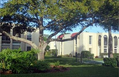 3rd image of 835 18th St APT 405