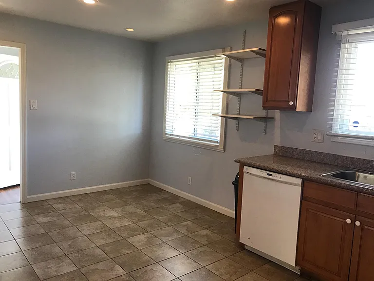 2216 Kendree St — Photo 16