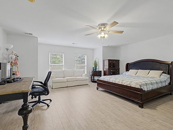 4th image of 250 Pennystone Cir