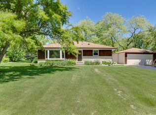 8104 W Hilltop Ln, Franklin, WI 53132