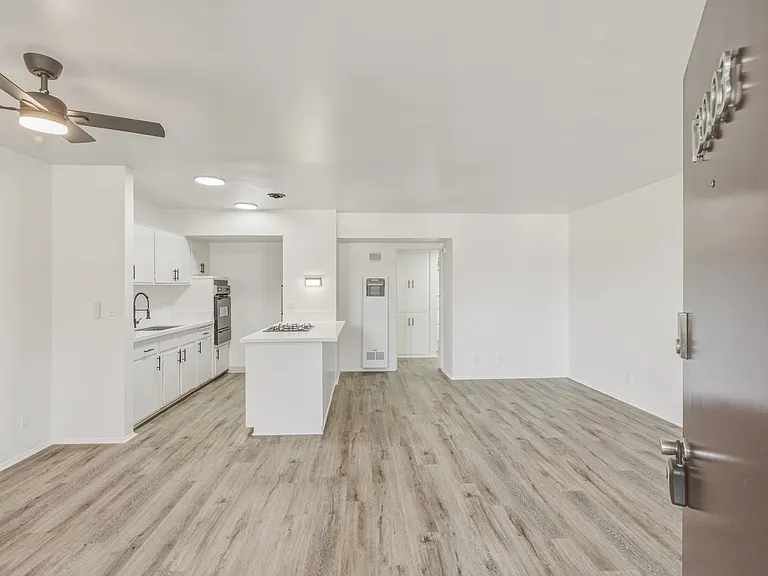 Montana Avenue Residences — Photo 13