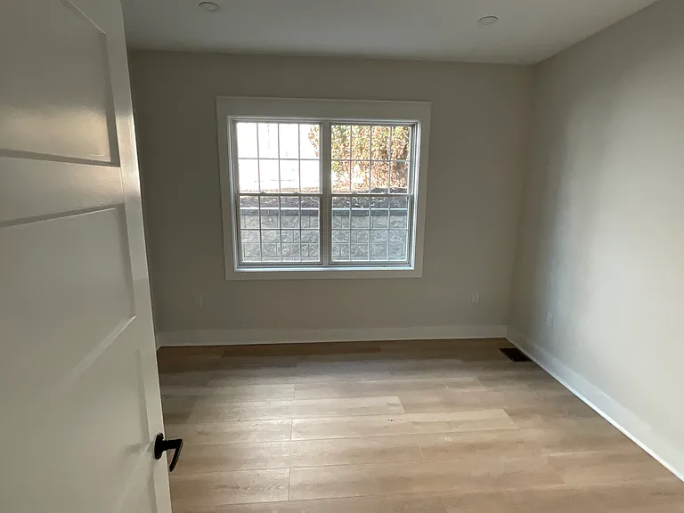 5 Milton Ave — Photo 7