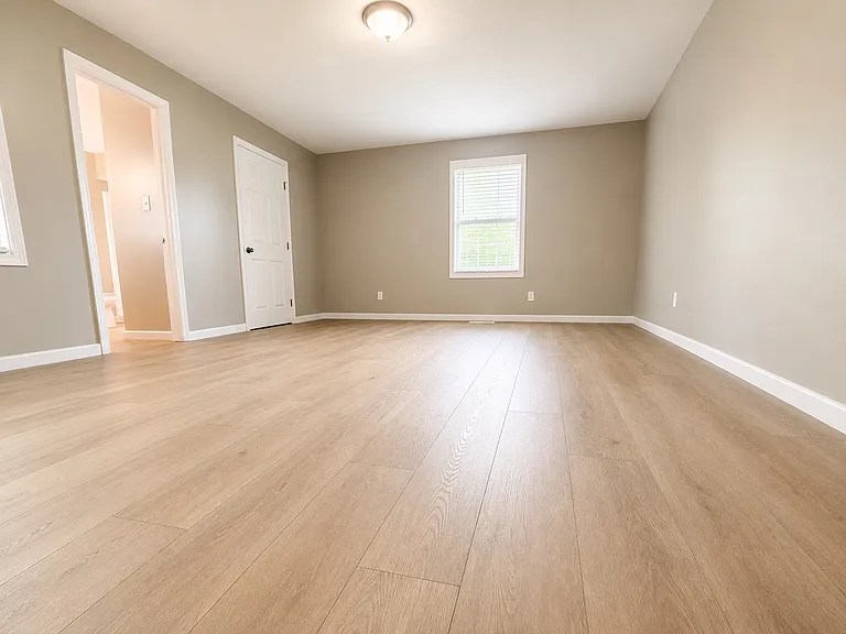 5569 Winchester Rd — Photo 7