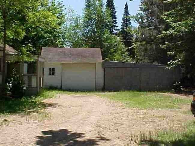 2nd image of 2741 River Dr