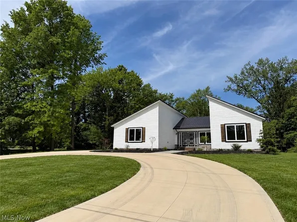 3940 Ellendale Rd, Moreland Hills, OH 44022
