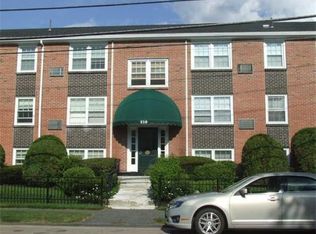 210 Hillside Ave APT 16, Needham, MA 02494