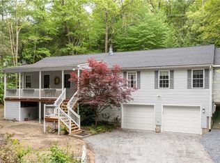 167 Vernon Dr, Glocester, RI 02814