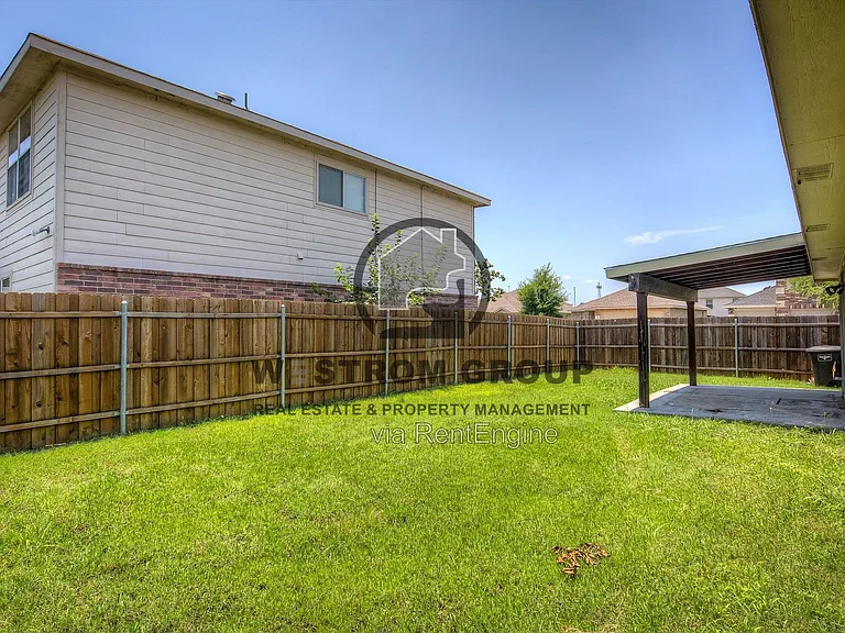 7000 Sylvan Meadows Dr — Photo 36