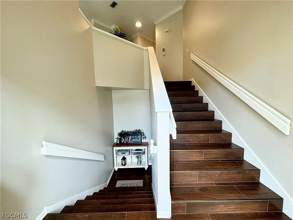 3 bed, 2.0 bath, 1800 sqft, $8,500 — Photo 2