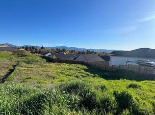 3290 Sky Way, Medford, OR 97504