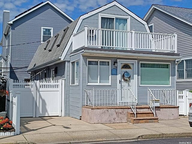 1st image of 313 New York Ave
