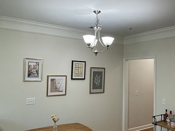 4th image of 2310 Elliott Ave APT 128
