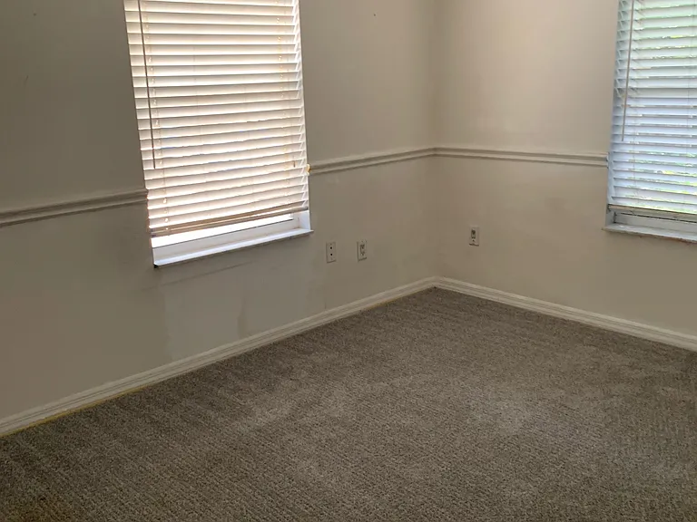 1044 Henson Ct — Photo 31