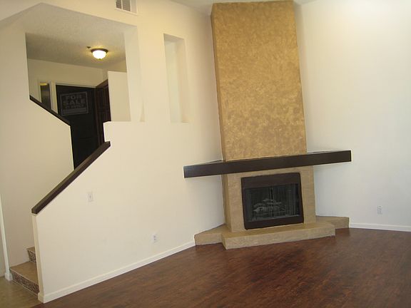 3rd image of 1022 S Marengo Ave Unit 9