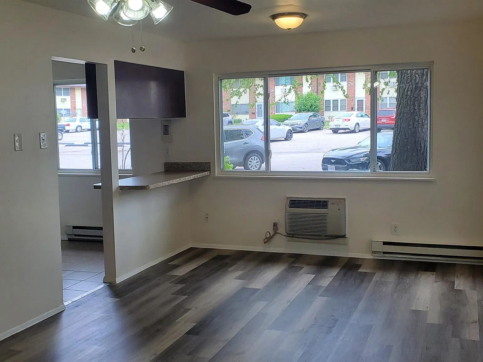 7522 Hazelcrest Unit B - 1 — Photo 3