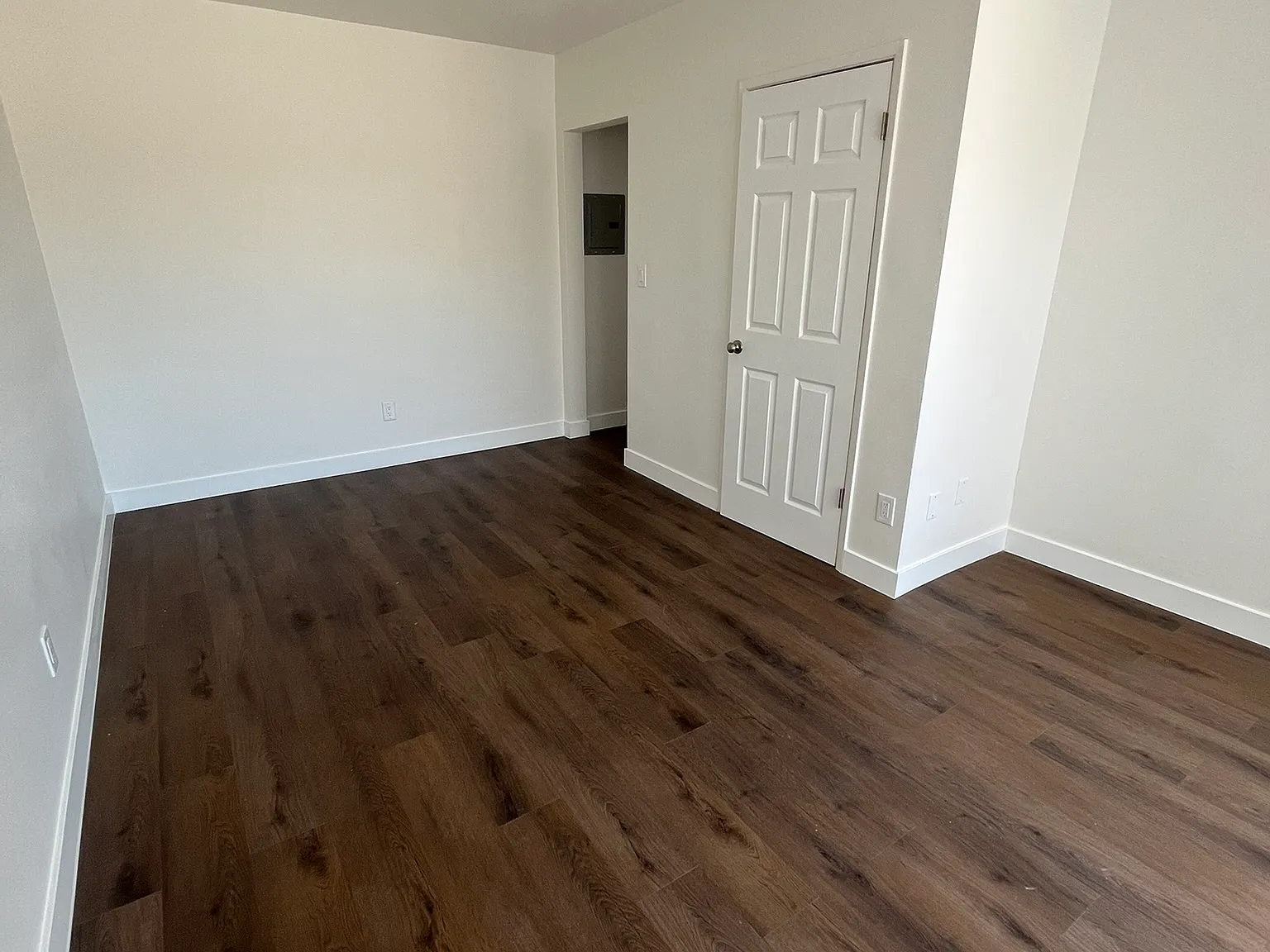Studio, 680 sqft, $1,475 — Photo 3