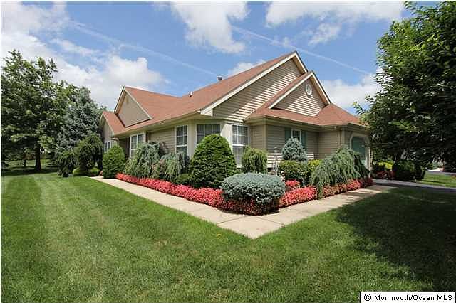 1st image of 3 Strawberry Ln