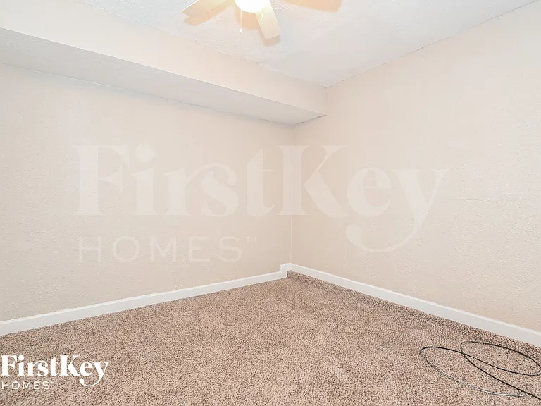 4906 Stagecoach Ln — Photo 7