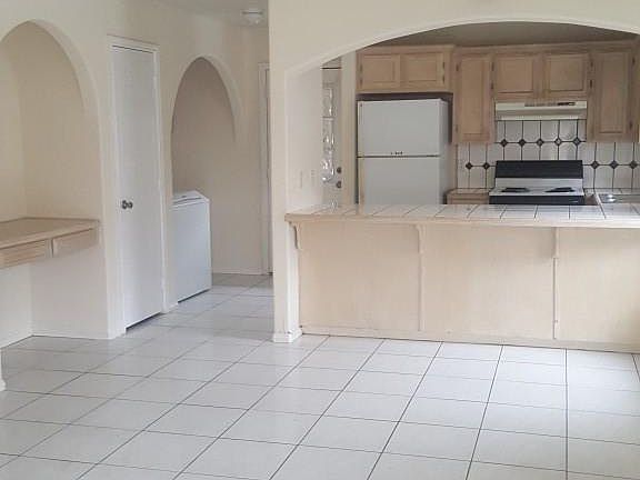2nd image of 1806 Villa Linda Ave