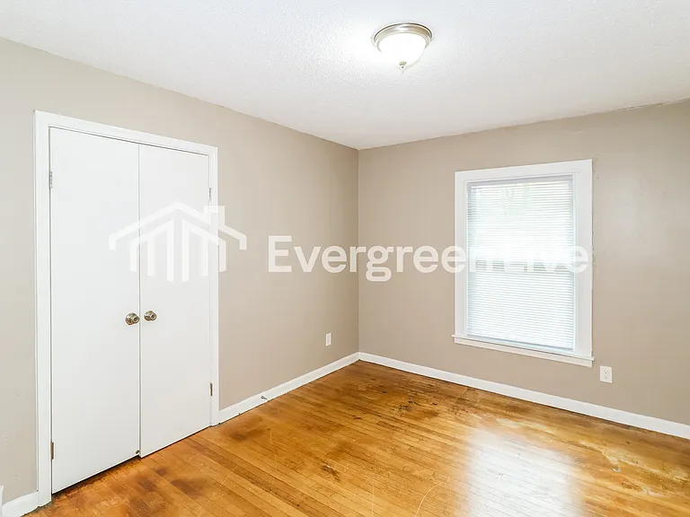 4302 Almo Ave — Photo 12