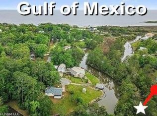 1820 Seacrest Dr, Gautier, MS 39553