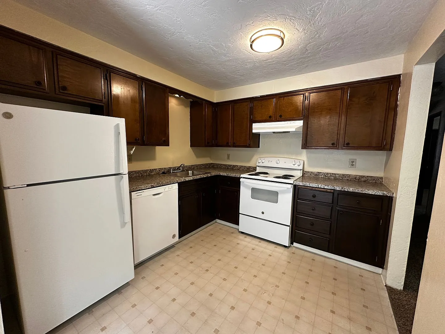 Nice & Clean 3 Bedroom Unit Of A Dupelx — Photo 3