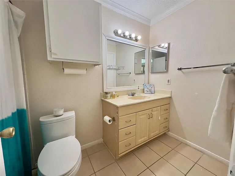 2121 Hepburn St #1110 — Photo 9