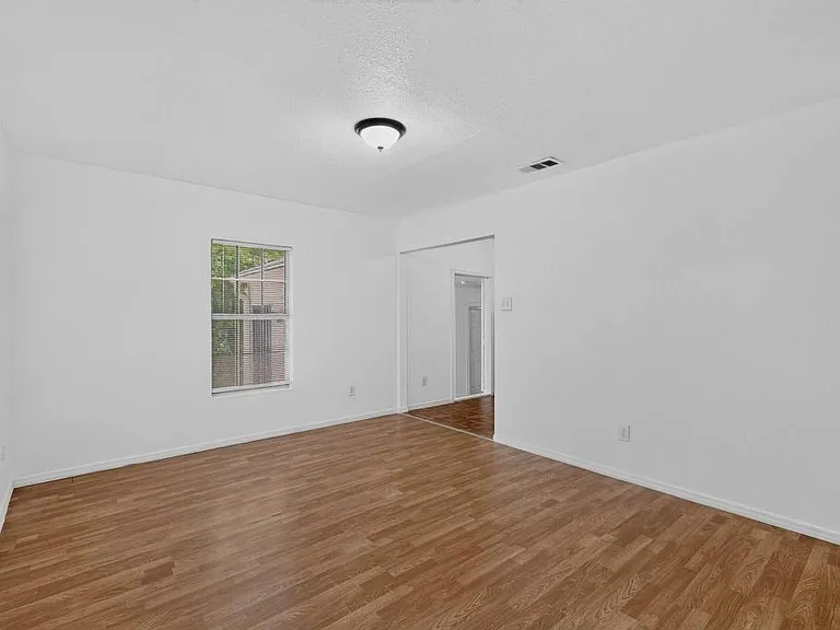 2538 Stovall Dr — Photo 10