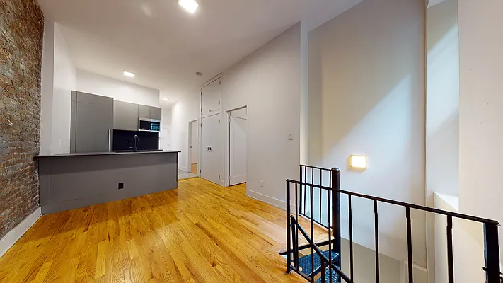 Rented by Bond New York | media 36