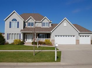 2702 S 36th St, Grand Forks, ND 58201