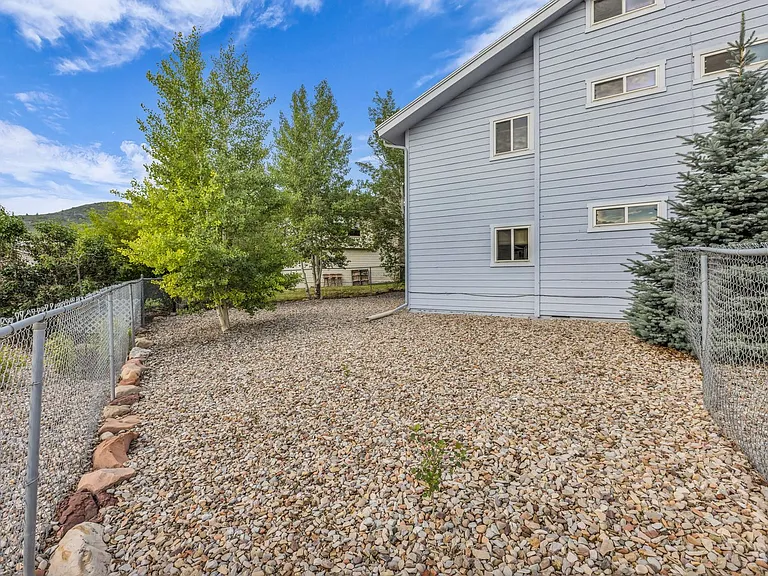 2320 Calumet Cir #B — Photo 22